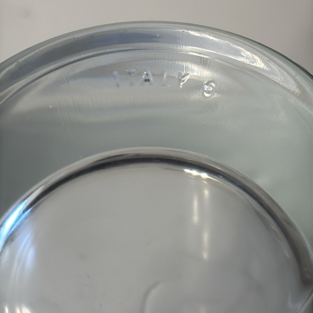 Set of 4 made in Italy “leaning “ glasses . Fun water or cocktail glasses . - Picture 3 of 4